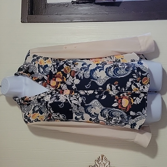 Express Button down blouse. - Picture 1 of 5